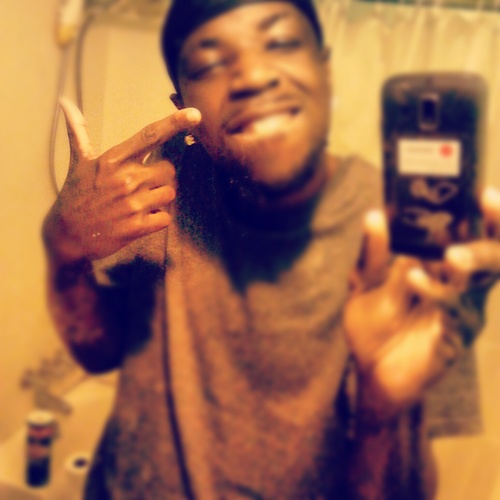 Shaq dcash Williams.... ville side rider Bronx NY boRN.LTR nigga ... .AT A DIFFRENT PLACE IN MY LIFE.. Been through a lot this year.. #FreeFlipTop #RIPJUNIOR