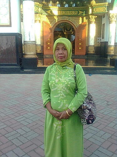 Seorang muslimah ,ibu dari @asianimex dan @akhi_zam | aktif dalam kegiatan social :)