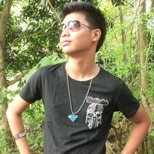 Junior , 14 y/o , call me S P  A D E .
Dancer . Plss follow me back .
