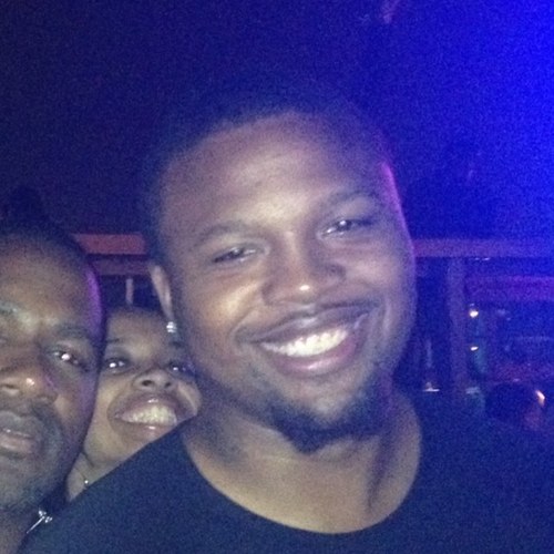 JulUNchk31's profile picture. Living life to the fullest cause we all know tomorrow ain't promised.