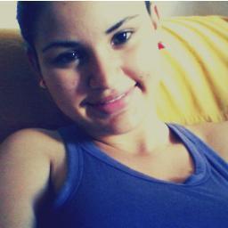 A moça do sorriso aberto! =D