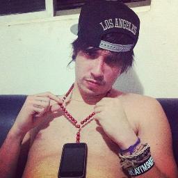 fco criado dia 29/06/12 dedicado não so´ao @radicalroots,mais siim,a toda #familiacine sz
dona::: @_juuhgenz