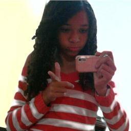movida por música.Amo my family sou divertida,leonina!,twitteira viciada. @kelly_souzacris é meu.