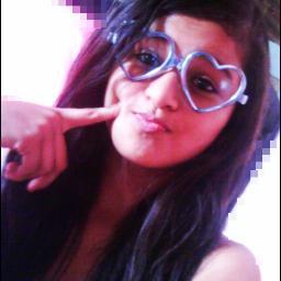 Me segue que eu sigo de voolta ;*
Maranhense, I♥Chocolate, ficar com os amigos e principalmente curtii essa vida endoidada [♥]