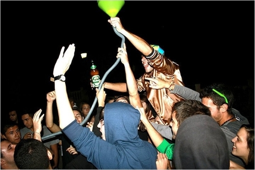 Planeando la fiesta más bestial jamás vista en Alicante || http://t.co/hGQzjxgD