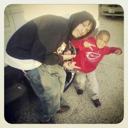 Its Me Streets @EazySo618 Ukno the guy follow back#teamStreetNigga#TeamLuvMyKids#TeamWheredatMoneyAt#Team Fuck You PayME#FollowBack