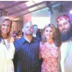 duck dynasty is a family 
Offical twitter