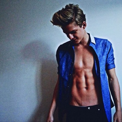 January 11, 1997 at 7:46am. Simpsonizer from the beginning. True Angel 143%. ♡ #GCF @CodySimpson @jakethrupp @AlliSimpson @xogiorgiagreen I follow back just ask