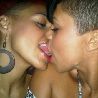 lesbiToy's profile picture. Am a freakin bisexual, i love pussy. Sowie, i don't ff guys... Team #Followback #Bisexual #Bigdick #Arsenal #Lesbians