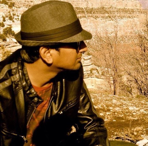 IT Professional, Manchester United Fanatic, Craft Beer Enthusiast, Average Singer & Guitarist