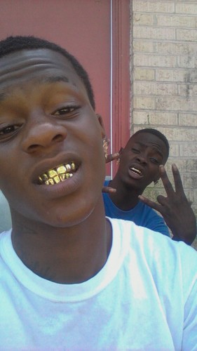 Fuck ah Bio, let tell u how I'm living, I be doing TrapBoy$hit, Getin TrapBoyMoney stedy Smoking that TrapBoy$hit... Fwm..!