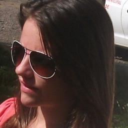Do que adianta me descrever se voce vaai acreditar no que os outros falam de mim (: '