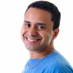 Um cara que ama a vida, e fazer boas amizades falar de futebol dar risada e conversar sobre varios temas, me conheça pra saber mais e Jesus te ama!