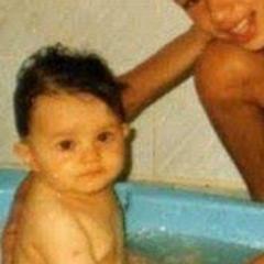 Ele me faz acreditar, e não me deixa nunca desistir de mim. @pelanzarestart ♥ (@ParaDante) . na luta desde 16/11/10 =] @_drikadourado & @Mi_vilarinho ;*