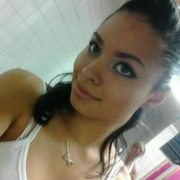 ...Menina mulher me diz qm éh vc, ela disse seu nome começa com D... Ao ouvir sua voz eu me aproximei qndo ia bja-la... eu acordei...
