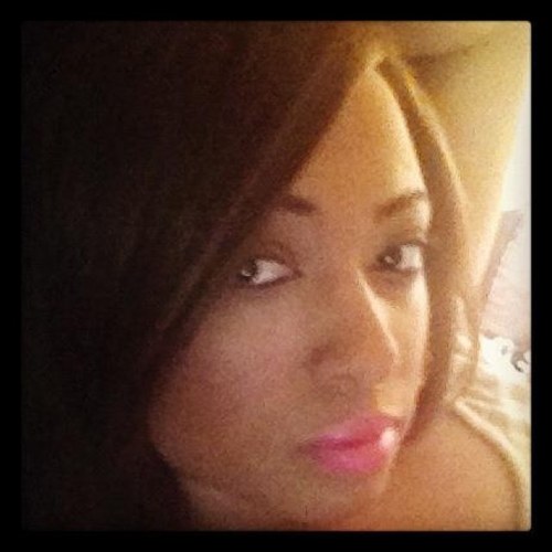 5'5 With Brown Eyes..... smile like the sunshine!