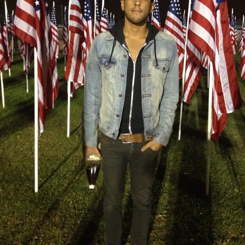 jdavidcarrera's profile picture. Twitter bio writer.