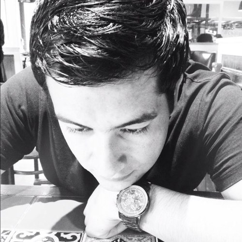 rglbenavides's profile picture. Empresario.