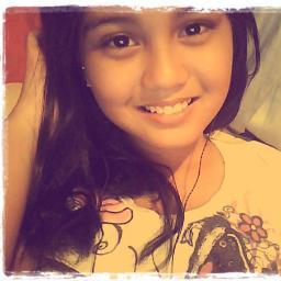 Hi I'm Jewelle Lasic :) Simple but quiet fashionable :)