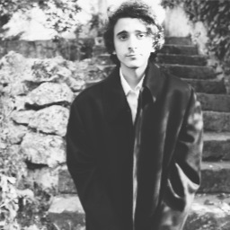 Oscarlpiccolo's profile picture. 