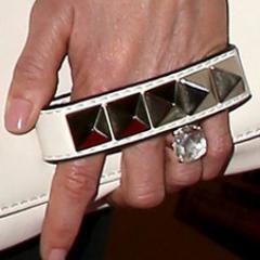 ENGAGEDANISTON's profile picture. follow only sources.