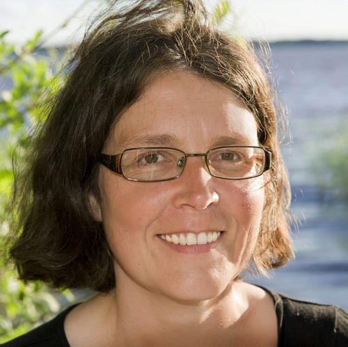 Kommunikatör, corporate storyteller, privatperson. Ashtangayogafrälst, hälsointresserad och löparewannabe. Helst maraton.