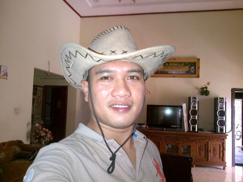 Usahawan & Song writer & Cinta Agama Dan Politik Yang Berorientasi Pada Keadilan Dan Kesejahteraan Bagi Seluruh Ummat Manusia
