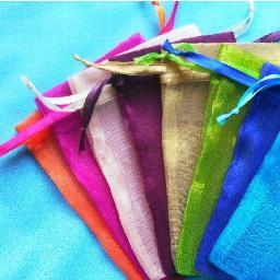 Am Ani and I make Excellent bags in Various fabrics.  Follow me for Best Deals announcements. Let me know if you want me to RT for you. http://t.co/MYaJltAE