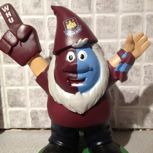 I love my family,friends, good music and food. West Ham fan for Life.  COYI