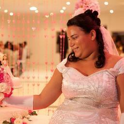 Evangélica da IDB, Camaçari - BA, Casada, uma jovem chamada pra louvar, filha do Deus altíssimo...  Adorar é o que sei, adorador eu sou TE AMO JESUS