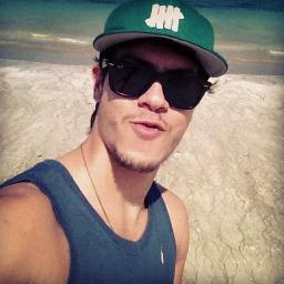 por_voce_arthur's profile picture. haaa seu eu pudesse te abraçar agora...poder parar o tempo nessa hora e nunca mais ver você partir MEU AMOR 3 @aguiarthur TE AMO