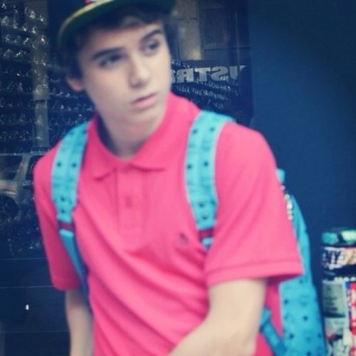 Onlyfauxingg's profile picture. Wazzzapppp Christian here || Youtube star @LittleCBeadles || Single || FL/RP/bi || i like bananas