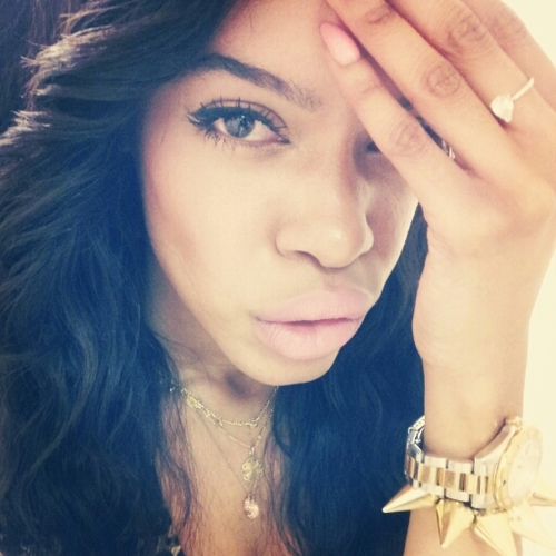 Dousvixxenrosay's profile picture. New to this twitter shyt .. Straight foward... Hate Lames... Follow me !... unfollow me..well fu*k you