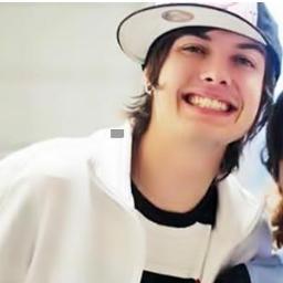 140 letras , no me alcansan para que sepas todo lo que yo te amo ♪ @pe lanza
mi facebook : http://t.co/m6mtyujA