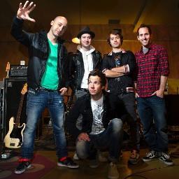 Sitio web de fans dedicado a Simple Plan. | Fan website dedicated to Simple Plan.