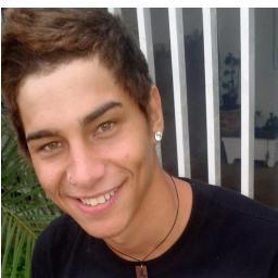 Aquele que vc fαlα mαl, pαgα-pαu e fαz iguαl . Nαo importα o quє єu diigα , Vocє irα vαlorizαr pєlo quє vê, julgαr pєlo quє ouviu e opinαr pєlo quє conhєce !