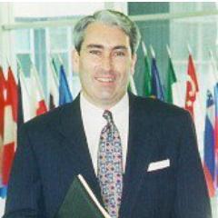 Chief, Diplomatic Innovation Division, eDiplomacy Office, IRM Bureau, U.S. Dept. of State.  My tweets are mine; my own and alone.