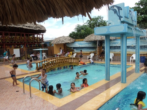 EL RANCHO DE JUAN, EL SITIO CHÉVERE DE LA ZONA ORIENTAL. CENTRO RECREACIONAL, ESTADERO, RESTAURANTE, PISCINAS. CALLE 2, CARRERA 7, PALMAR DE VARELA.