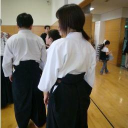 スマイルリフティング講師、整体師。
趣味=呼吸法、クライミング、ポールダンス、エアリアルフープ。
冠光寺流柔術⇒https://t.co/a4zWDMR6QI