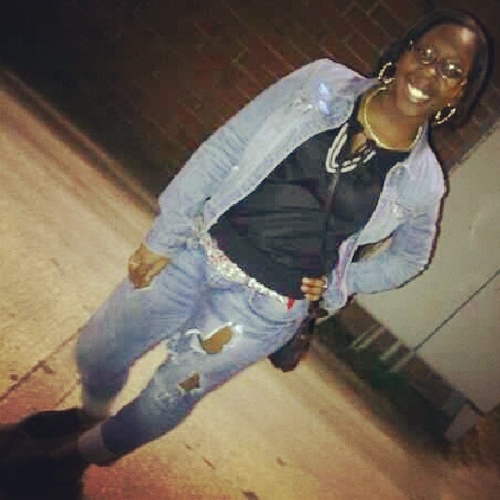 #Team Darkskin..... C/O 2013 sooo yeah thats it's follow my twin @November_2xD ; My Bae @imTHATnigga and My bestfriend @PilotNicole_