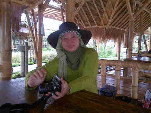 Yantikb's profile picture. just an ordinary housewife