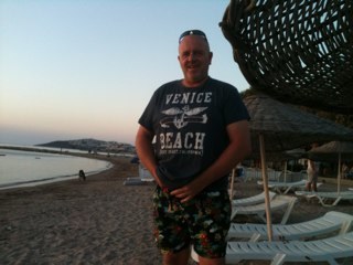 Hi my name is Paul I'm a loving dad of four children.  Two of which I'm trying to get access for. My 
Two little baby girls. But mum has denied that contact