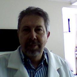Doutor em ginecologia pela UNESP - Botucatu. Prêmio da Academia Nacional de Medicina.