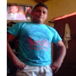 Hum!!!Sou simples e tranquilo tento ser feliz de todas formas............