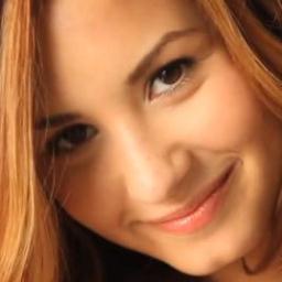 Hola me llamo josefa tengo 9 años me gusta mucho la musica , me gusta violetta  y quisiera ser alguna vez cantante