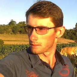 Jovem Empresário Rural, Produtor de leite e de morango, Radialista e Compositor. Eterno estudante. Administração e Agricultura, juntos, são meu dia a dia