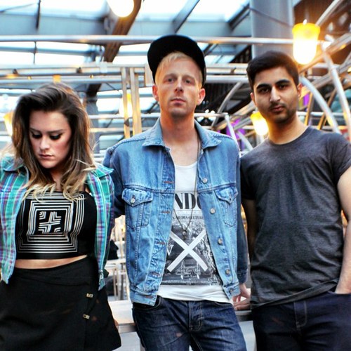 talktomonroe's profile picture. We are Monroe. Based in London - Formed in 2012.
We make contemporary pop music.
We play piano, sing and hit drums. Please share our music if you like us :)