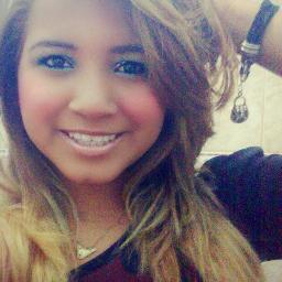 Interessante,19 anos, Leonina, Flamenguista, simpatica, amigavel, chata pra caramba, gata, alegre, de outro mundo *-*