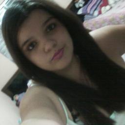 Sou pessoa de dentro pra fora. Minha beleza está na minha essência e no meu caráter. Acredito em sonhos, não em utopia. Mas quando sonho, sonho alto.