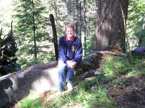 Retired fifth grade teacher, Love to travel, read, do jigsaw puzzles, cook, and garden.